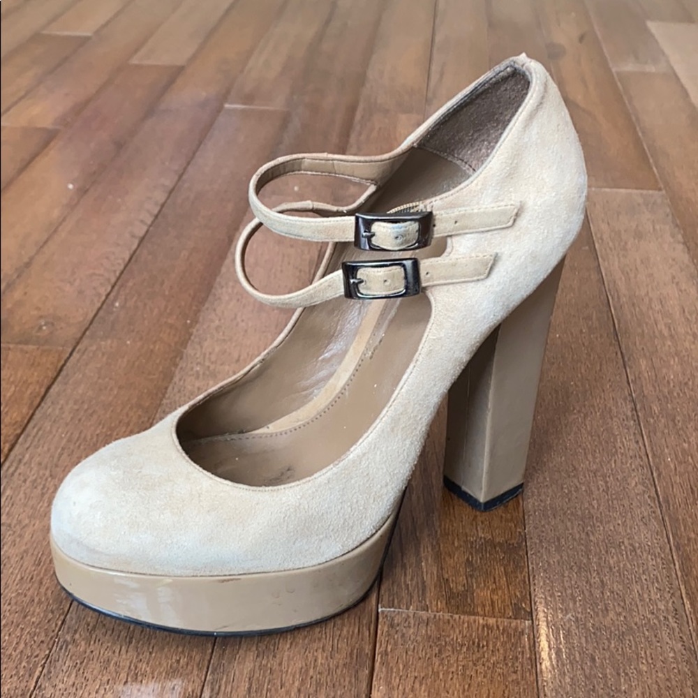 Carvela Beige Suede & Patent Leather Heels Size 8